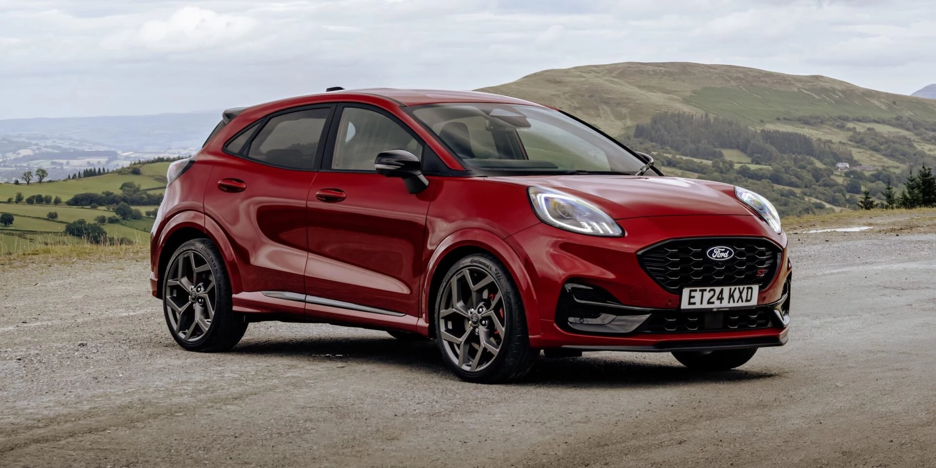 Идеальный авто для пожилых водителей: плюсы, минусы и цены Ford Puma в Украине