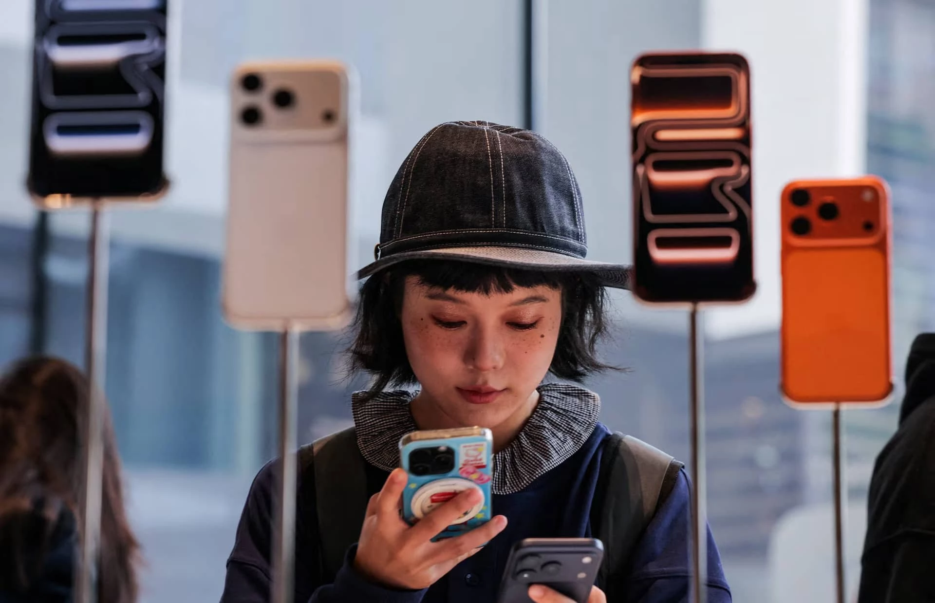 Світовий ринок смартфонів впав до 14-річного мінімуму: лідирують Samsung та Apple