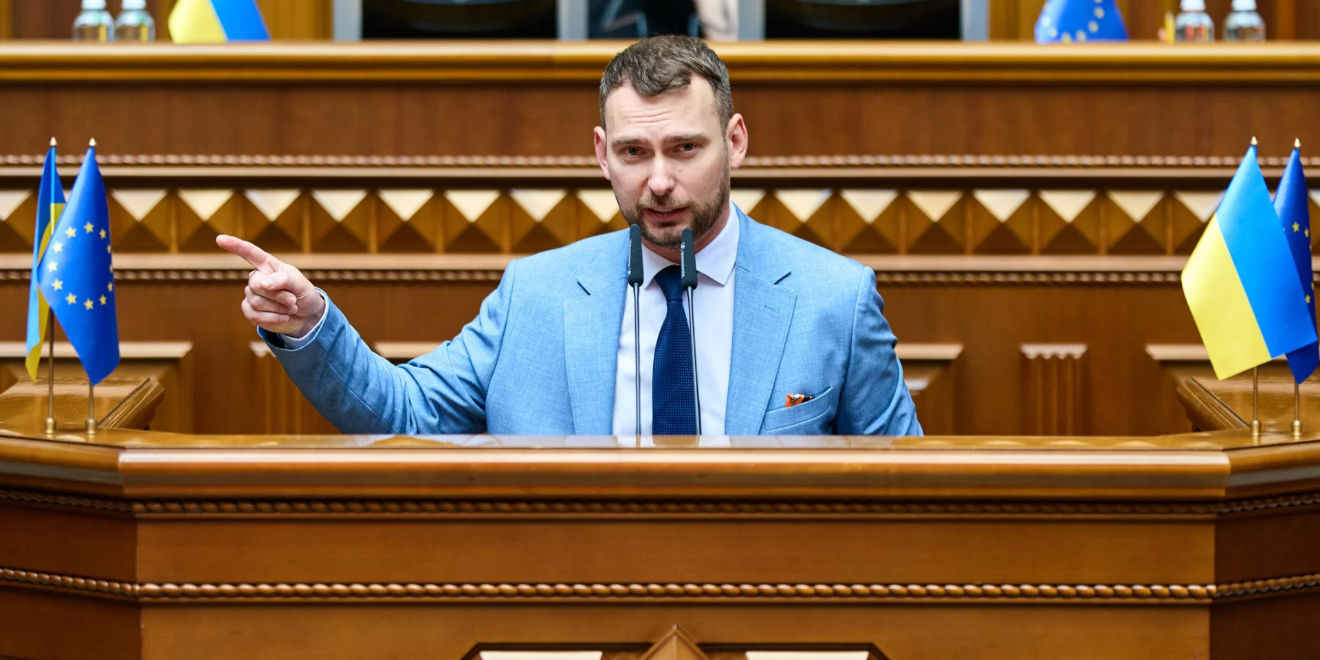 Украина рискует потерять 18 млрд грн от ЕС: Рада сняла с рассмотрения Антикоррупционную стратегию