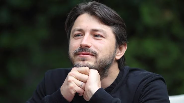 Сергій Притула замилував мережу рідкісною осінньою фотосесією з дружиною та дітьми