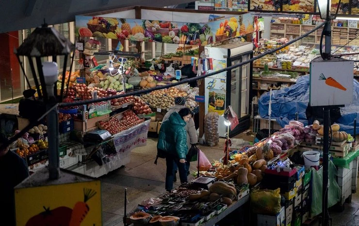 Сельдь, масло и мясо в лидерах: как изменились цены на продукты в Украине с 2022 по 2026 год