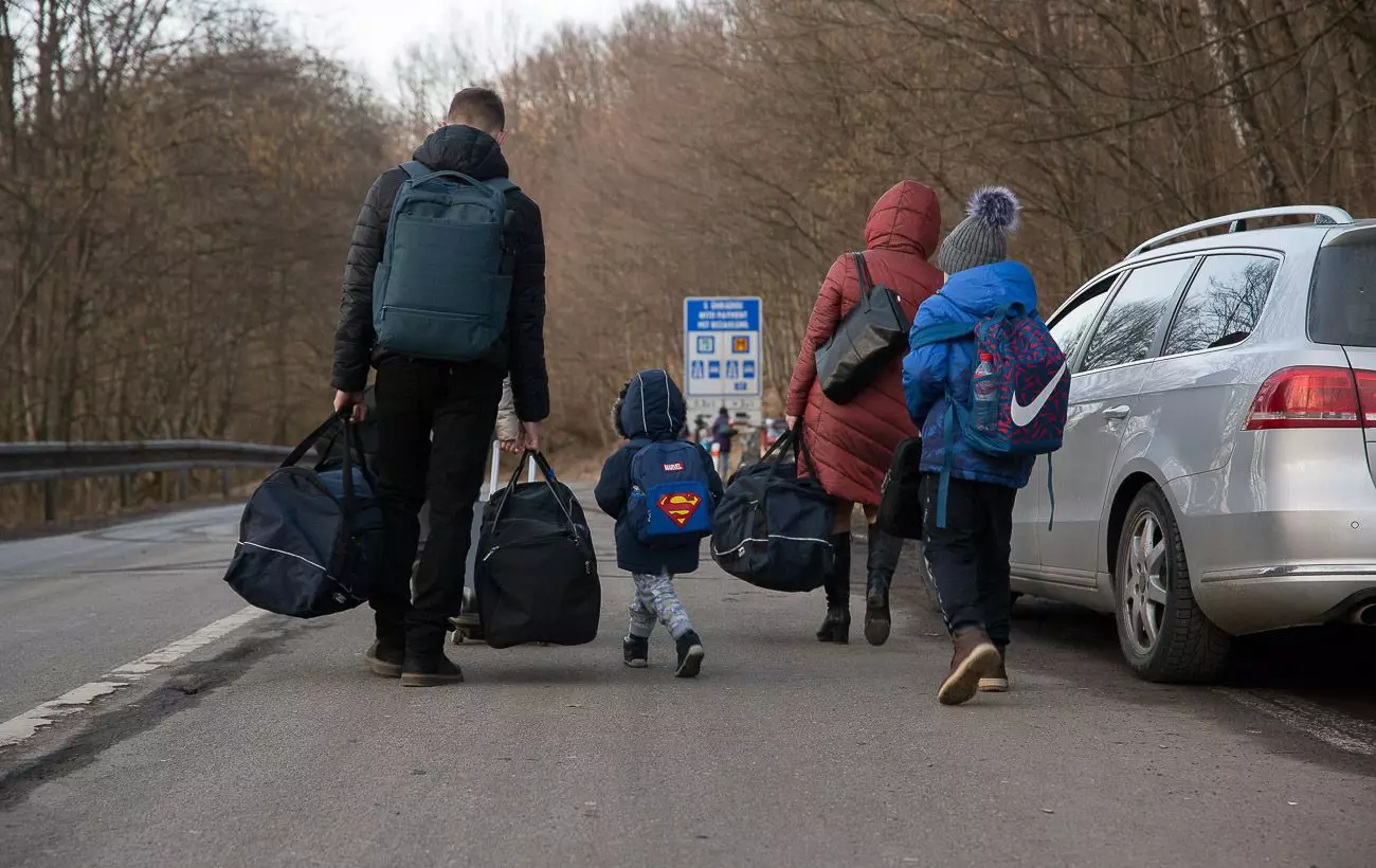 Нова ініціатива МЗС: діти українців за кордоном отримуватимуть спеціальний сертифікат