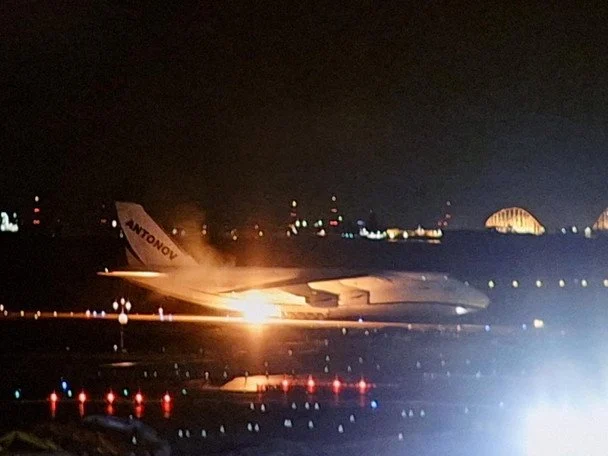 В Японии при посадке загорелся украинский самолет Ан-124 