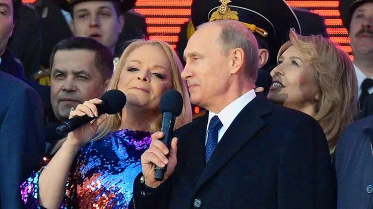 Лариса Долина потеряла новые песни из-за атаки ВСУ на дата-центры «Яндекса»