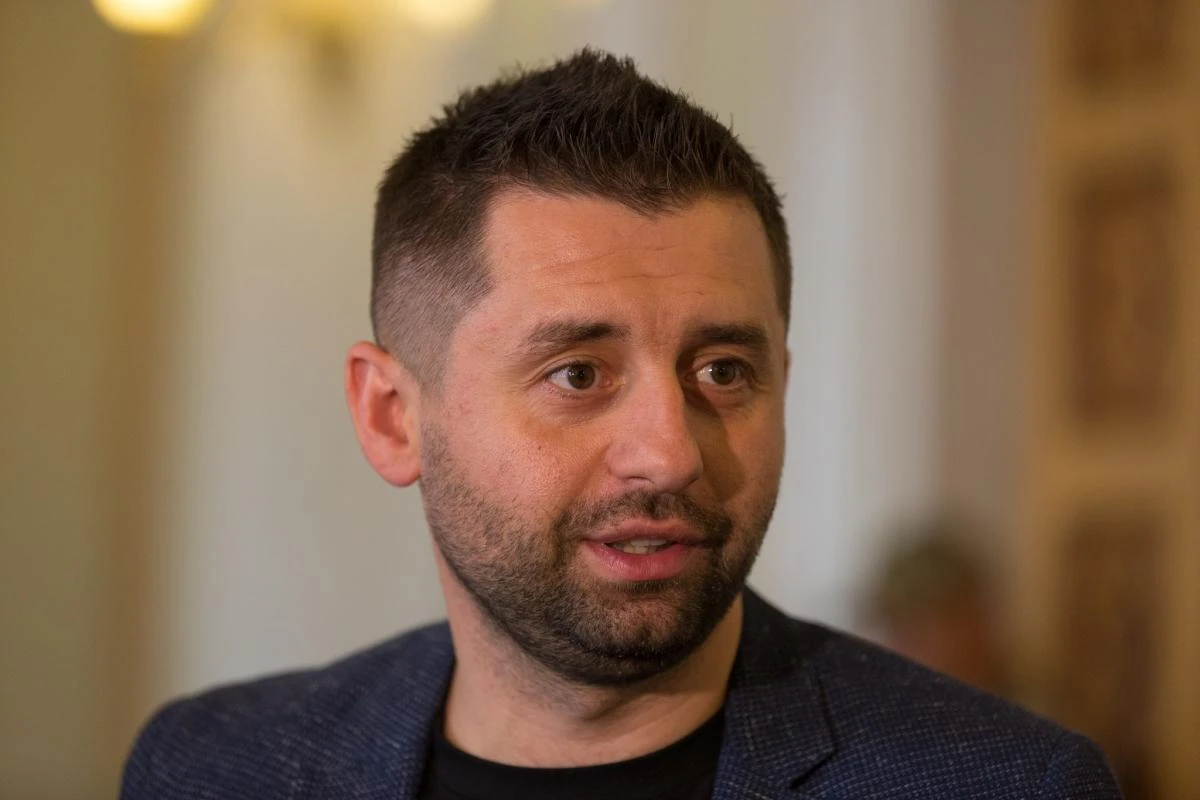 Давид Арахамия ответил на обвинения и расследования о влиянии на суды
